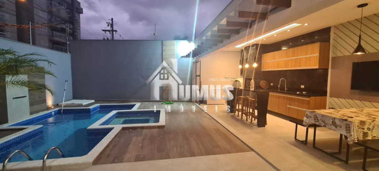 Casa com 5 Quartos à Venda, 300 m² em Itaguá - Ubatuba