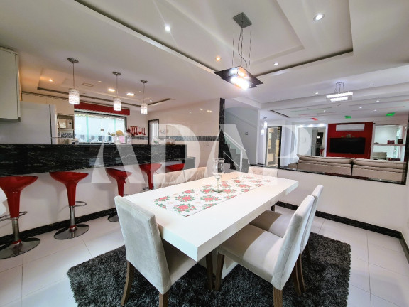 Imagem Casa com 4 Quartos à Venda, 450 m² em Vargem Pequena - Rio De Janeiro Imagem Casa com 4 Quartos à Venda, 450 m² em Vargem Pequena - Rio De Janeiro