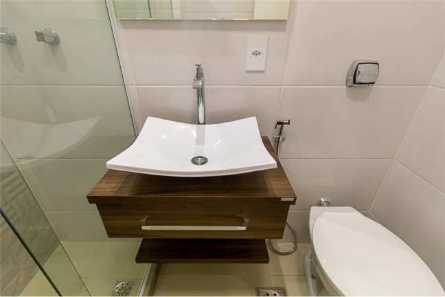 Imagem Apartamento com 2 Quartos à Venda, 80 m² em Copacabana - Rio De Janeiro Imagem Apartamento com 2 Quartos à Venda, 80 m² em Copacabana - Rio De Janeiro