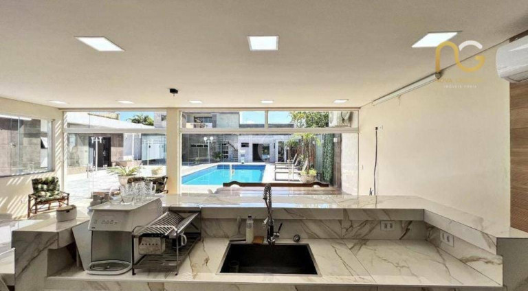 Imagem Sobrado com 8 Quartos à Venda, 500 m² em Balneário Flórida - Praia Grande Imagem Sobrado com 8 Quartos à Venda, 500 m² em Balneário Flórida - Praia Grande