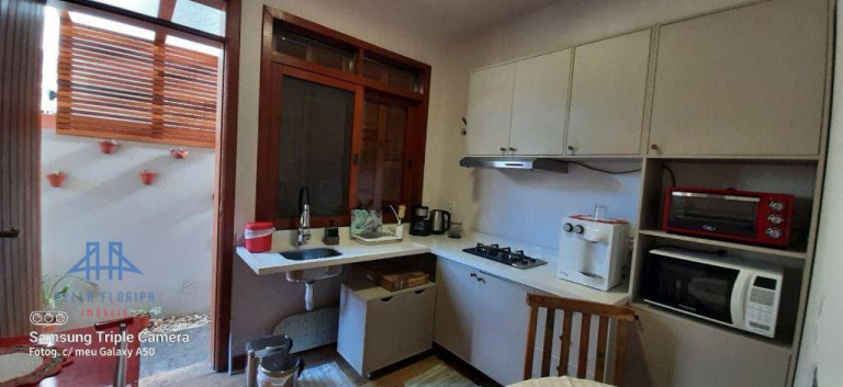 Imagem Casa com 4 Quartos à Venda, 267 m² em Córrego Grande - Florianópolis Imagem Casa com 4 Quartos à Venda, 267 m² em Córrego Grande - Florianópolis