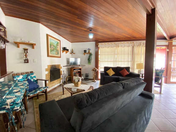 Imagem Casa com 4 Quartos à Venda, 160 m² em Albuquerque - Teresópolis Imagem Casa com 4 Quartos à Venda, 160 m² em Albuquerque - Teresópolis