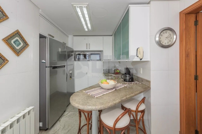 Imagem Apartamento com 3 Quartos à Venda, 201 m² em Moinhos De Vento - Porto Alegre