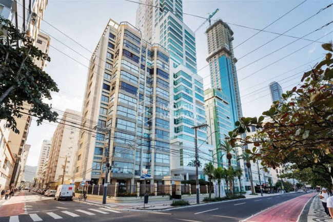Imagem Apartamento com 3 Quartos para Alugar, 150 m² em Centro - Balneário Camboriú Imagem Apartamento com 3 Quartos para Alugar, 150 m² em Centro - Balneário Camboriú