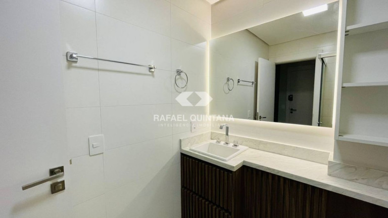 Imagem Apartamento com 1 Quarto à Venda, 51 m² em Centro - Florianópolis