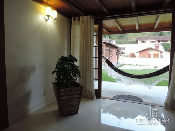 Imagem Casa com 4 Quartos à Venda, 230 m² em Carlos Guinle - Teresópolis