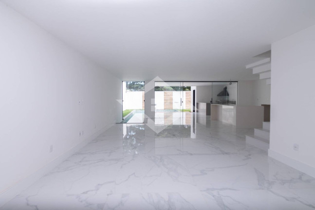 Imagem Casa com 4 Quartos à Venda, 317 m² em Recreio Dos Bandeirantes - Rio De Janeiro Imagem Casa com 4 Quartos à Venda, 317 m² em Recreio Dos Bandeirantes - Rio De Janeiro