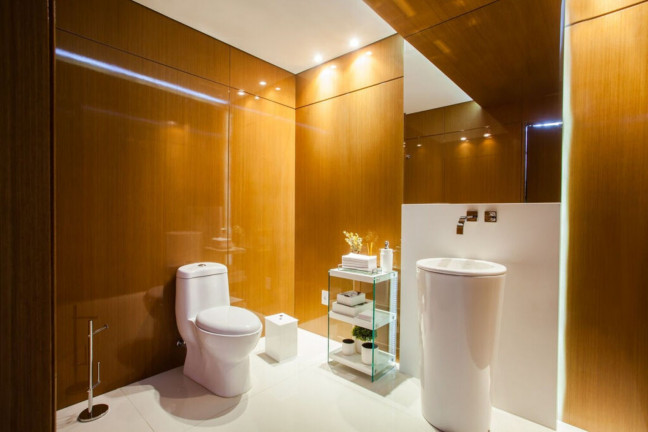 Imagem Imóvel com 4 Quartos à Venda, 266 m² em Centro - Balneário Camboriú Imagem Imóvel com 4 Quartos à Venda, 266 m² em Centro - Balneário Camboriú