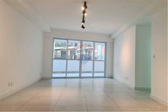 Imagem Apartamento com 4 Quartos à Venda, 165 m² em Lagoa - Rio De Janeiro Imagem Apartamento com 4 Quartos à Venda, 165 m² em Lagoa - Rio De Janeiro
