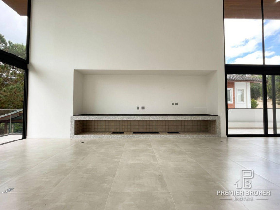 Imagem Casa com 4 Quartos à Venda, 330 m² em Várzea - Teresópolis