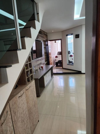 Imagem Casa com 3 Quartos à Venda, 140 m² em Cabral - Contagem