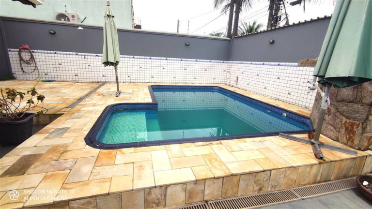 Imagem Sobrado com 4 Quartos à Venda, 267 m² em Balneario Florida - Praia Grande Imagem Sobrado com 4 Quartos à Venda, 267 m² em Balneario Florida - Praia Grande