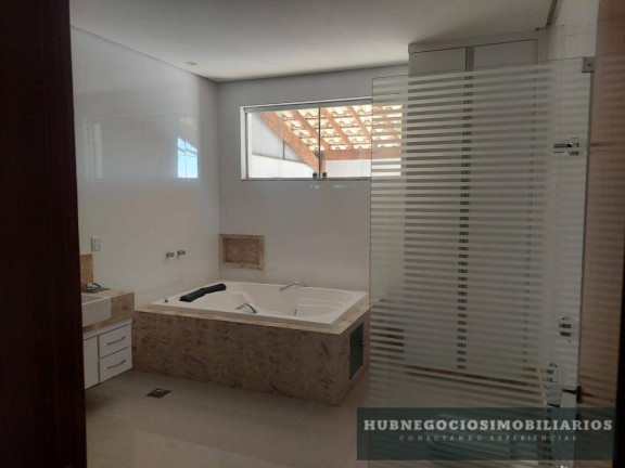 Casa com 4 Quartos à Venda, 350 m²