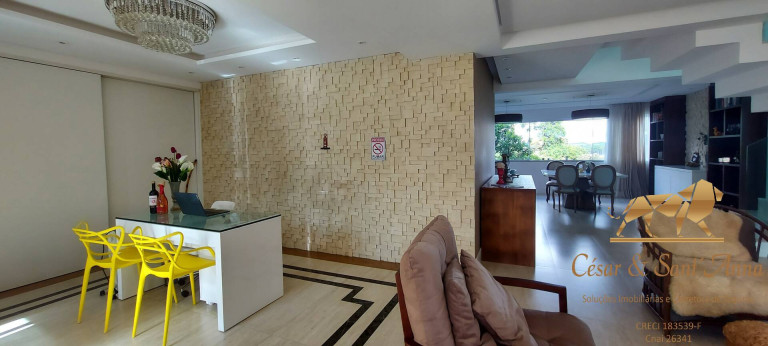 Imagem Casa com 3 Quartos à Venda, 450 m² em Alto Da Boa Vista - Campos Do Jordão Imagem Casa com 3 Quartos à Venda, 450 m² em Alto Da Boa Vista - Campos Do Jordão