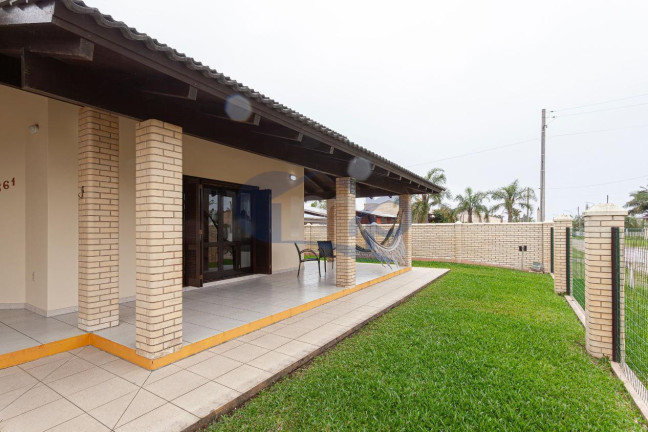 Imagem Casa com 4 Quartos à Venda, 335 m² em Paraíso (distrito) - Torres
