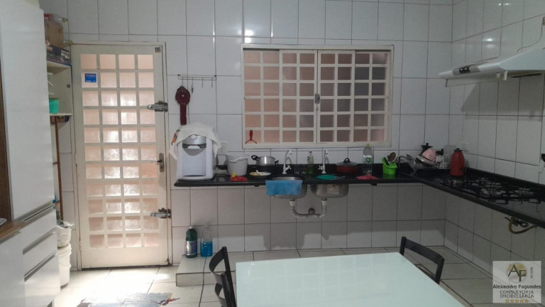 Imagem Casa com 3 Quartos à Venda, 324 m² em Vila Brasília - Aparecida De Goiânia Imagem Casa com 3 Quartos à Venda, 324 m² em Vila Brasília - Aparecida De Goiânia
