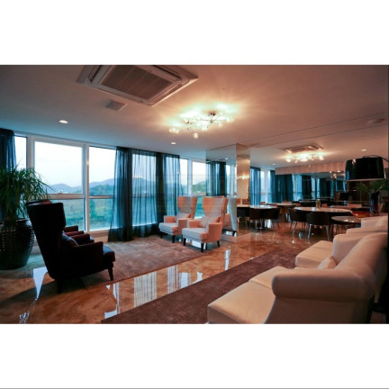 Imagem Apartamento com 4 Quartos à Venda, 220 m² em Barra Sul - Balneário Camboriú Imagem Apartamento com 4 Quartos à Venda, 220 m² em Barra Sul - Balneário Camboriú