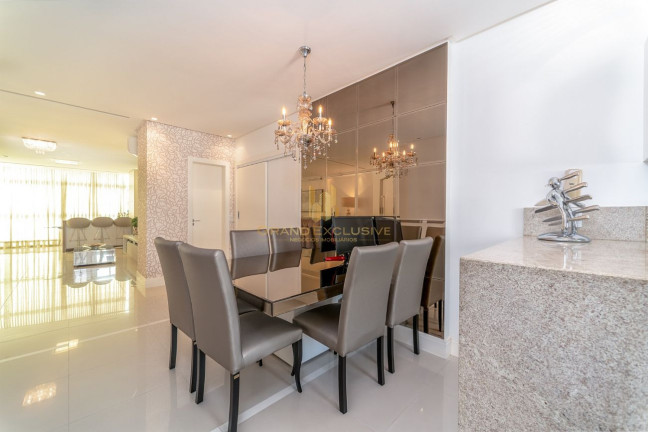 Imagem Apartamento com 3 Quartos à Venda, 131 m² em Centro - Balneário Camboriú Imagem Apartamento com 3 Quartos à Venda, 131 m² em Centro - Balneário Camboriú