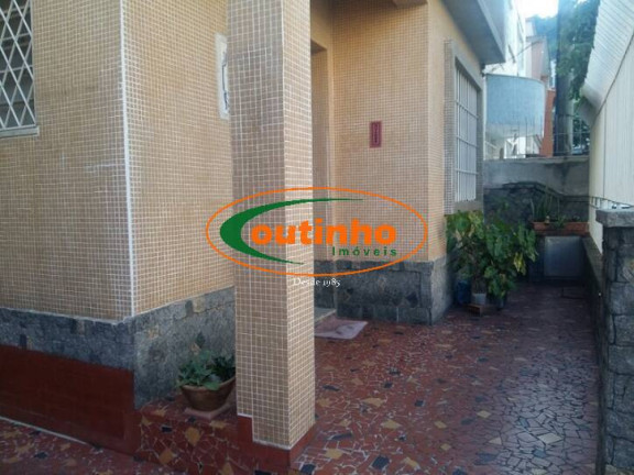 Imagem Casa com 4 Quartos à Venda, 220 m² em Grajaú - Rio De Janeiro Imagem Casa com 4 Quartos à Venda, 220 m² em Grajaú - Rio De Janeiro