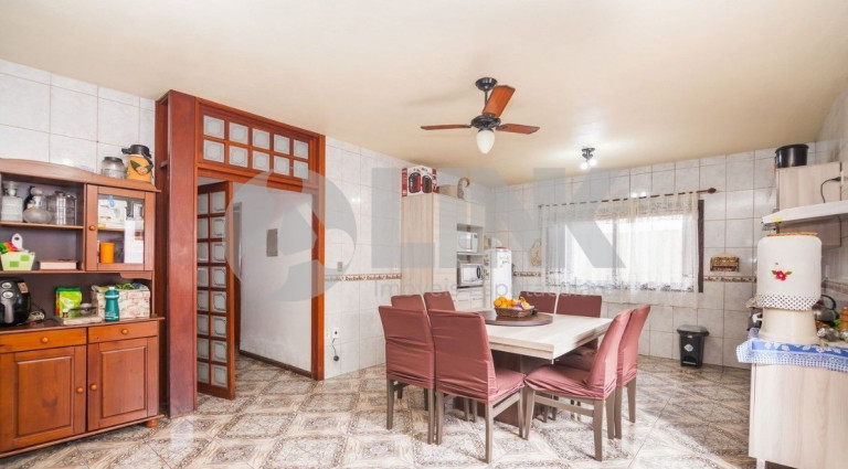 Imagem Casa com 3 Quartos à Venda, 198 m² em Jardim Itu - Porto Alegre Imagem Casa com 3 Quartos à Venda, 198 m² em Jardim Itu - Porto Alegre