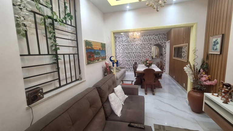 Imagem Casa com 7 Quartos à Venda, 246 m² em Barra - Salvador Imagem Casa com 7 Quartos à Venda, 246 m² em Barra - Salvador