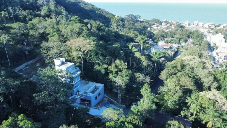 Casa com 4 Quartos à Venda, 354 m² em Praia Do Estaleiro - Balneário Camboriú