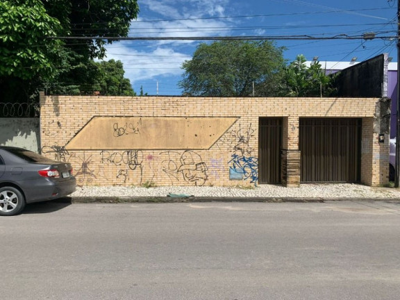 Imóvel com 3 Quartos à Venda, 277 m² em Cidade Dos Funcionários - Fortaleza