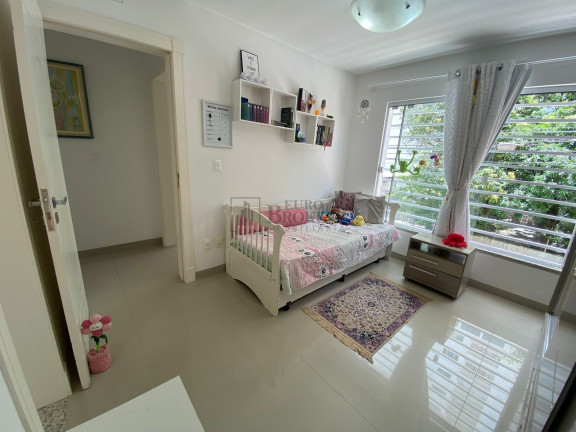 Imagem Sobrado com 3 Quartos à Venda, 252 m² em Centro - Balneário Camboriú Imagem Sobrado com 3 Quartos à Venda, 252 m² em Centro - Balneário Camboriú