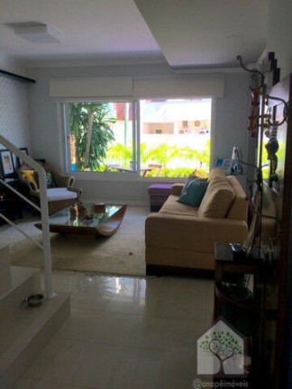 Imagem Casa com 3 Quartos à Venda, 220 m² em Jurerê - Florianópolis