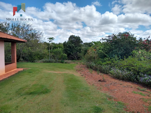 Imagem Imóvel com 2 Quartos à Venda, 895.400 m² em Centro - Quadra Imagem Imóvel com 2 Quartos à Venda, 895.400 m² em Centro - Quadra