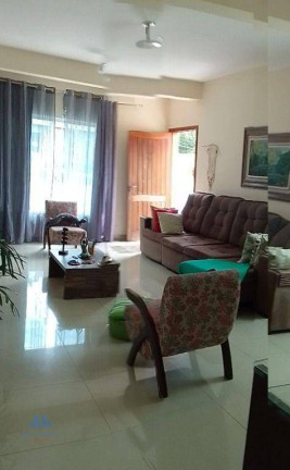 Imagem Casa com 4 Quartos à Venda, 280 m² em Trindade - Florianópolis Imagem Casa com 4 Quartos à Venda, 280 m² em Trindade - Florianópolis