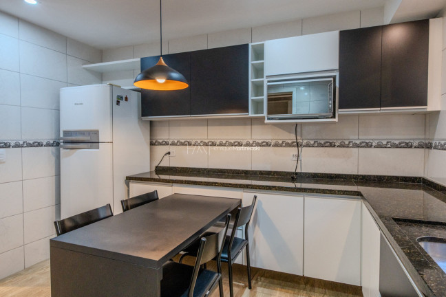 Imagem Casa com 3 Quartos à Venda, 151 m² em Campo Comprido - Curitiba Imagem Casa com 3 Quartos à Venda, 151 m² em Campo Comprido - Curitiba