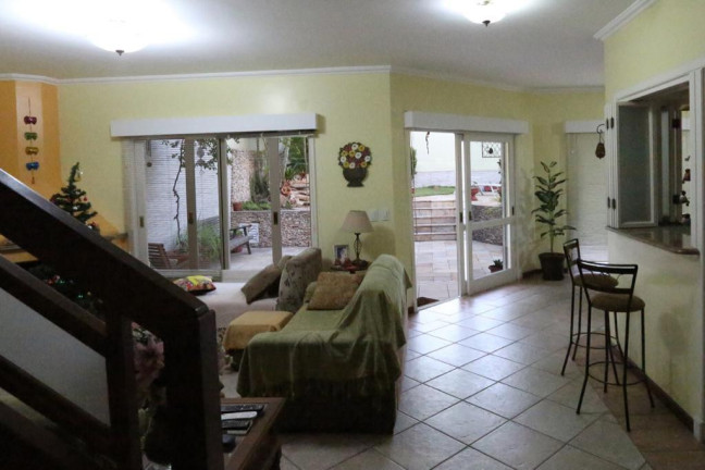 Imagem Casa com 4 Quartos à Venda, 290 m² em Sarandi - Porto Alegre