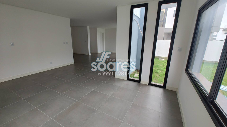 Imagem Casa de Condomínio com 3 Quartos à Venda, 223 m² em Laranjal - Pelotas