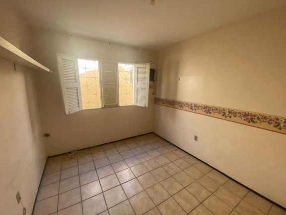Imagem Casa com 3 Quartos à Venda, 260 m² em Montese - Fortaleza