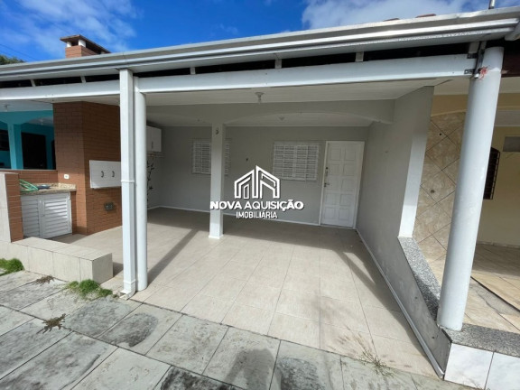 Casa com 2 Quartos para Alugar ou Temporada, 60 m² em Gaivotas - Matinhos
