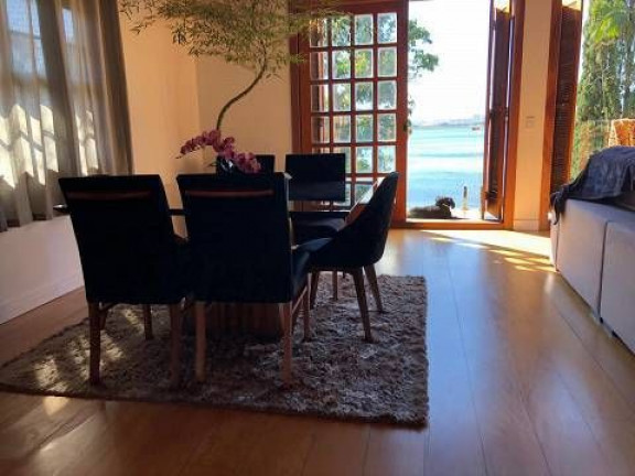 Imagem Casa com 2 Quartos à Venda, 300 m² em Guarapiranga - São Paulo