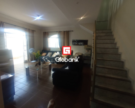 Imagem Sobrado com 4 Quartos à Venda, 150 m² em São Judas - Montes Claros Imagem Sobrado com 4 Quartos à Venda, 150 m² em São Judas - Montes Claros