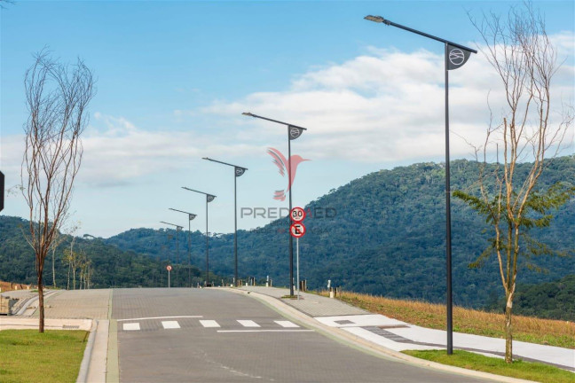 Apartamento à Venda, 300 m² em Várzea Do Ranchinho - Camboriú