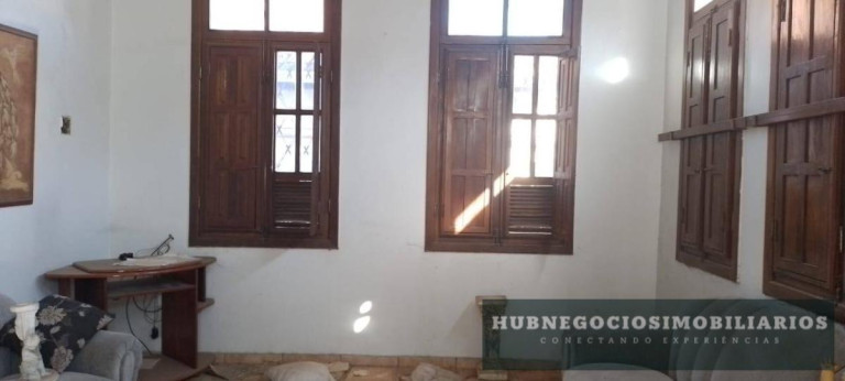 Imagem Casa com 6 Quartos à Venda,  em Centro - Montes Claros
