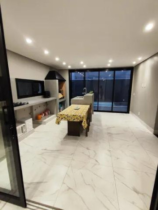 Imagem Casa com 4 Quartos à Venda, 250 m² em Condomínio Primor Das Torres - Cuiabá