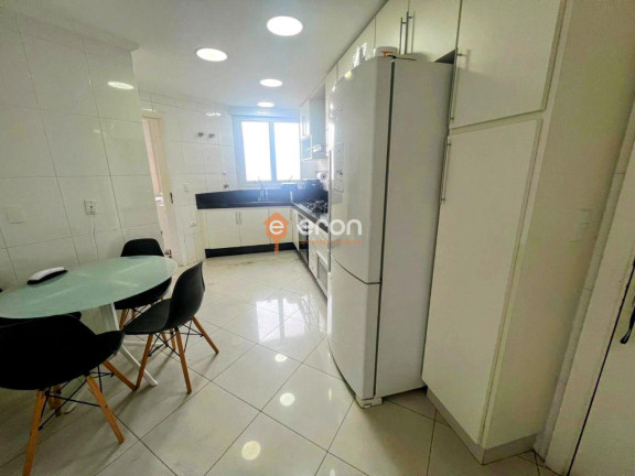 Imagem Apartamento com 3 Quartos à Venda, 122 m²