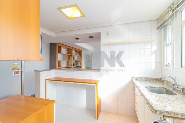Imagem Apartamento com 2 Quartos à Venda, 88 m² em Moinhos De Vento - Porto Alegre
