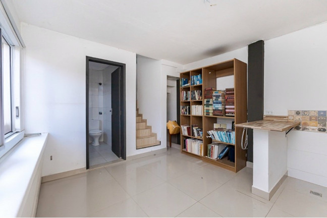 Imagem Casa com 4 Quartos à Venda, 320 m² em Santo Inácio - Curitiba Imagem Casa com 4 Quartos à Venda, 320 m² em Santo Inácio - Curitiba