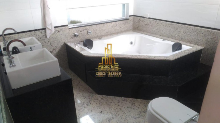 Casa com 3 Quartos à Venda, 340 m² em Centro Alto - Ribeirão Pires