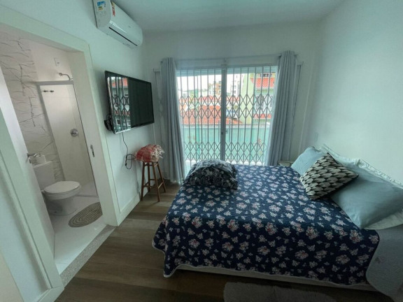 Imagem Casa com 4 Quartos à Venda, 232 m² em Governador Celso Ramos - Governador Celso Ramos