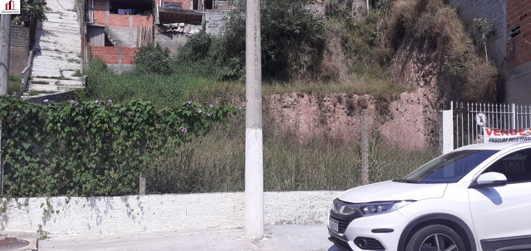 Terreno à Venda, 215 m² em Jardim Vitoria - Caieiras