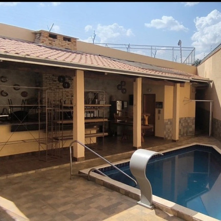 Imagem Casa com 5 Quartos à Venda, 220 m² em Parque Acalanto - Goiania Imagem Casa com 5 Quartos à Venda, 220 m² em Parque Acalanto - Goiania
