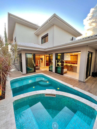 Casa com 4 Quartos à Venda, 351 m² em Jardins Madri - Goiânia