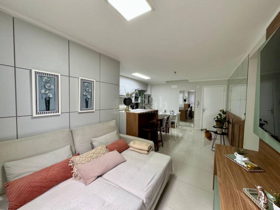 Imagem Apartamento com 2 Quartos à Venda, 62 m² em Balneário Camboriú Imagem Apartamento com 2 Quartos à Venda, 62 m² em Balneário Camboriú
